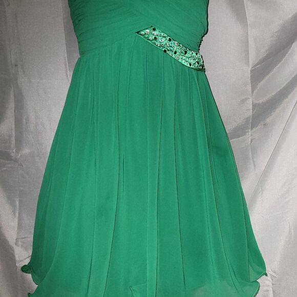 * CITY STUDIO Emerald Green strapless cocktail dress - Picture 11 of 11